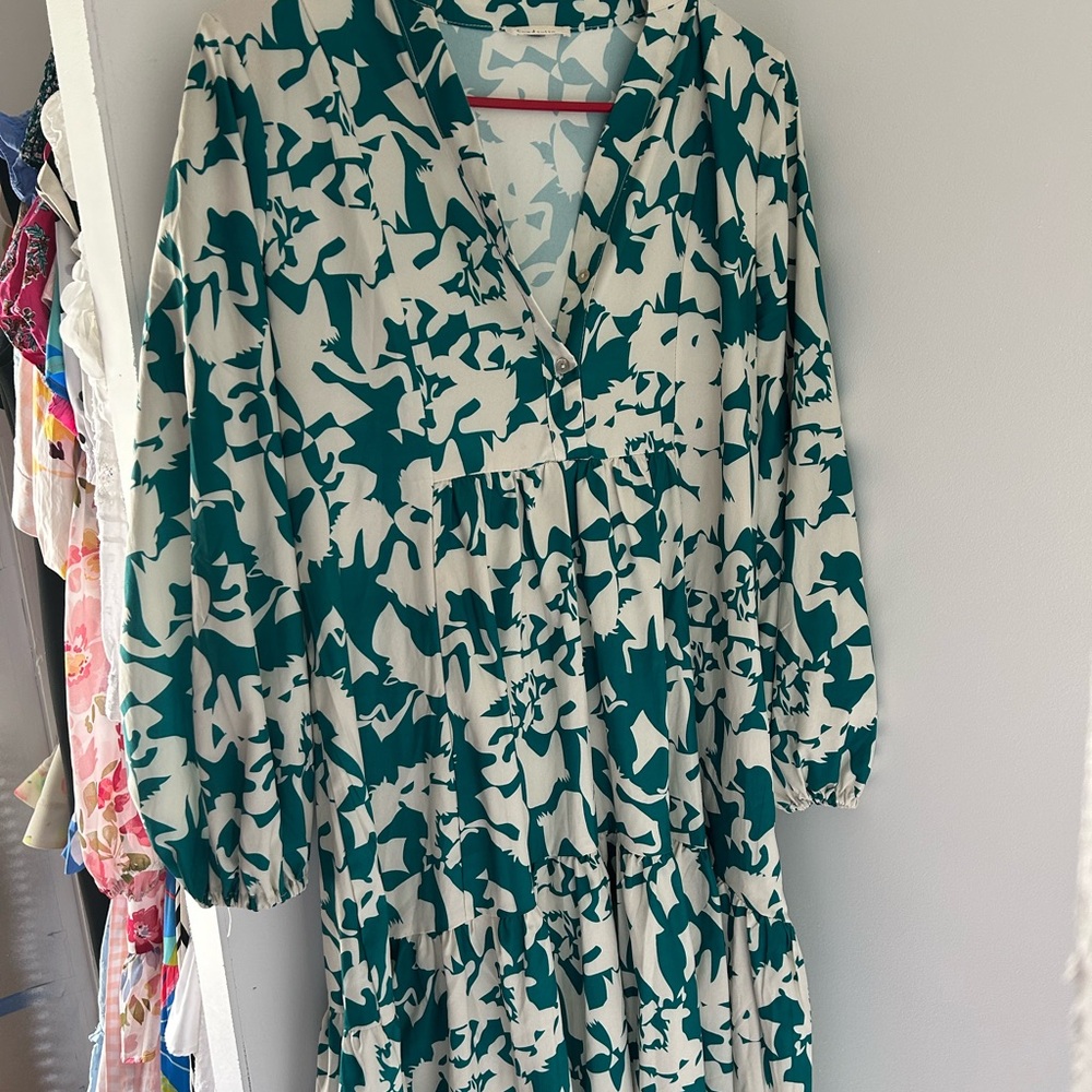 Sunday Up long sleeve dress perfect for fall & Spring